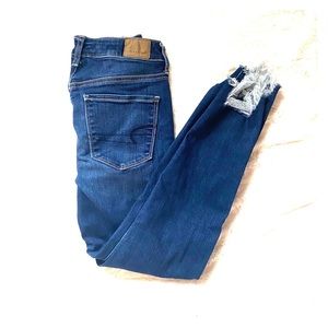 American eagle distressed skinny jeans